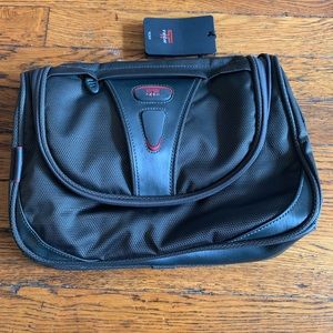TUMI T-TECH nylon travel kit